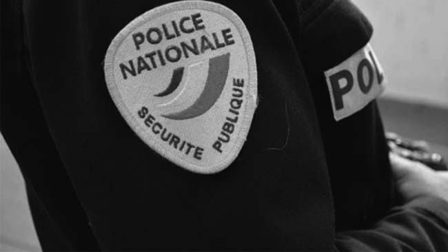 policia-francia-botones