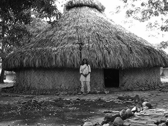 wiwa-pueblos-originarios-colombia-expulsan-iglesias