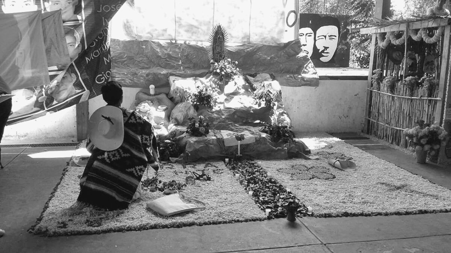 Normalistas de Ayotzinapa recuerdan a sus compañeros muertos