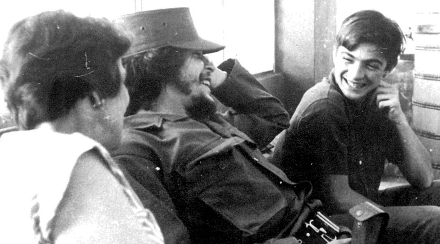 Juan Martín Guevara: «Hay que humanizar al Che»