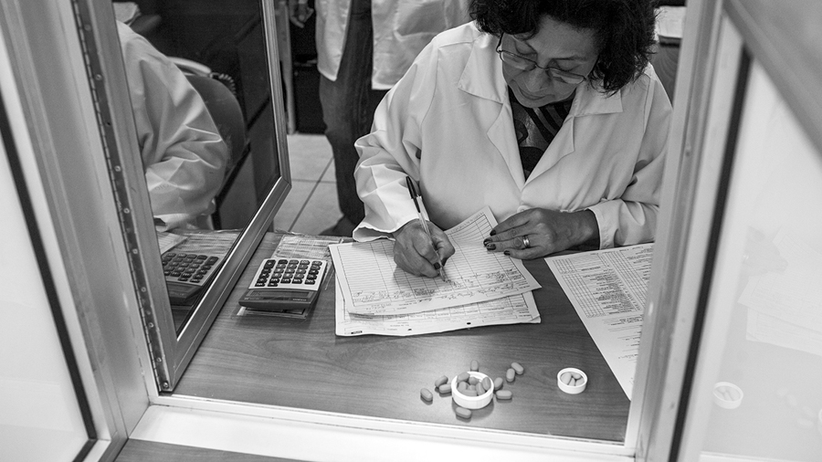 Cómo opera el lobby farmacéutico en la Argentina