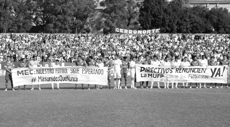 futbol-uruguay-protesta-televisacion-latinta