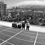 Proponen reducir costos de electricidad inyectando energía solar a la red