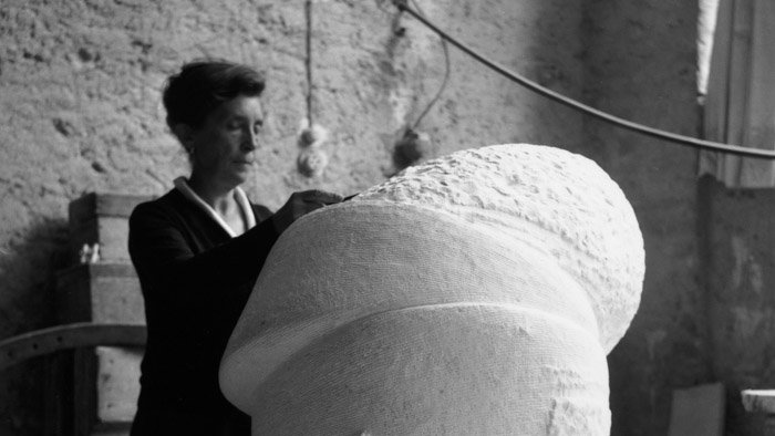 Louise-Bourgeois-escultura-escultora-mujer-arte