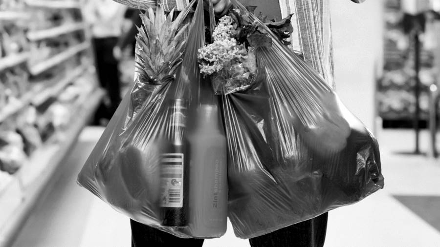 Comercios de Mina Clavero ya no entregan bolsas de plástico