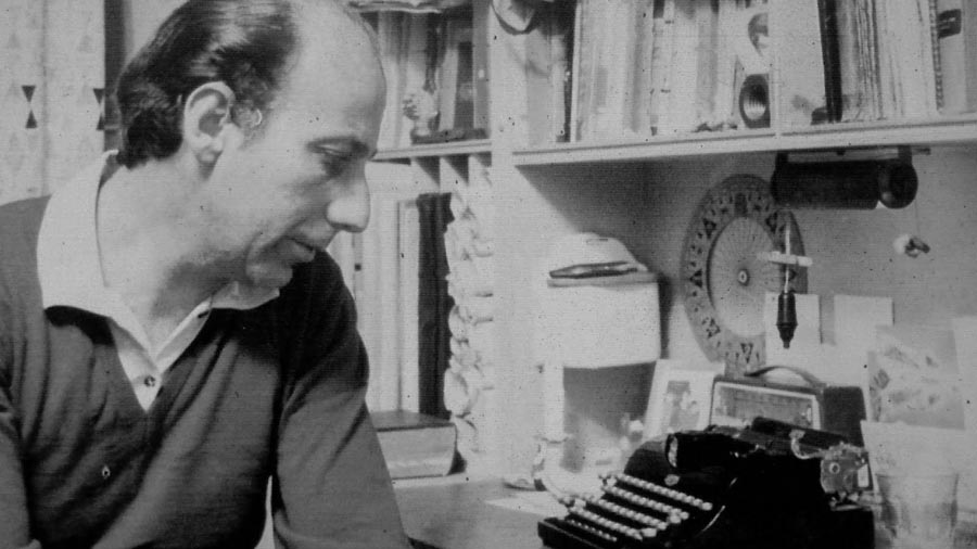Haroldo-Conti-maquina-escribir-escritor-literatura