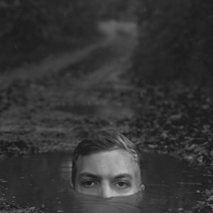 Kyle-Thompson-otono-retrato-hombre-agua-ojos