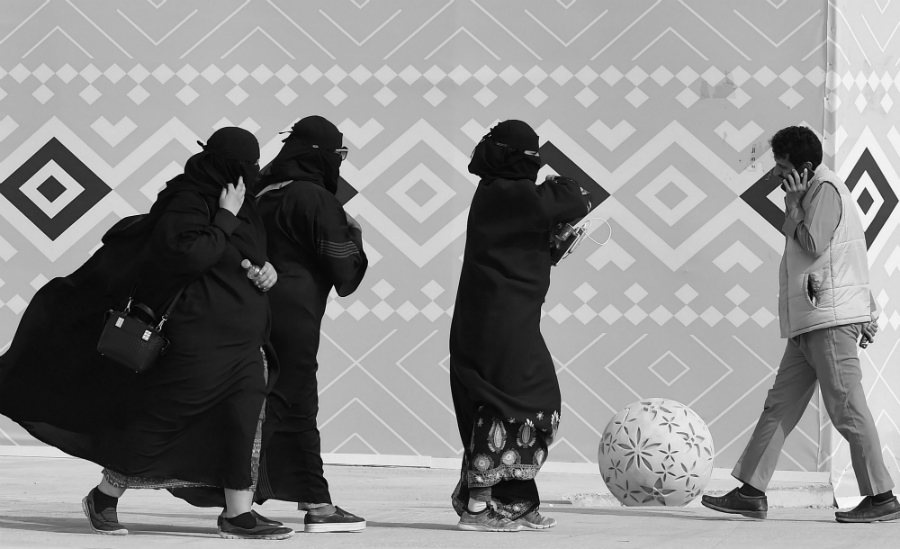 Arabia Saudi mujeres por la calle la-tinta