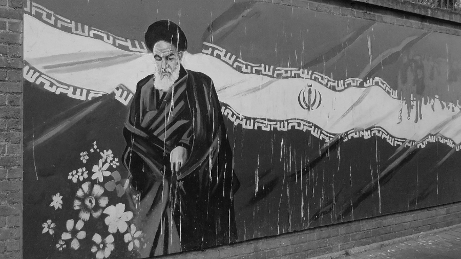Iran Teheran mural Jomeini la-tinta