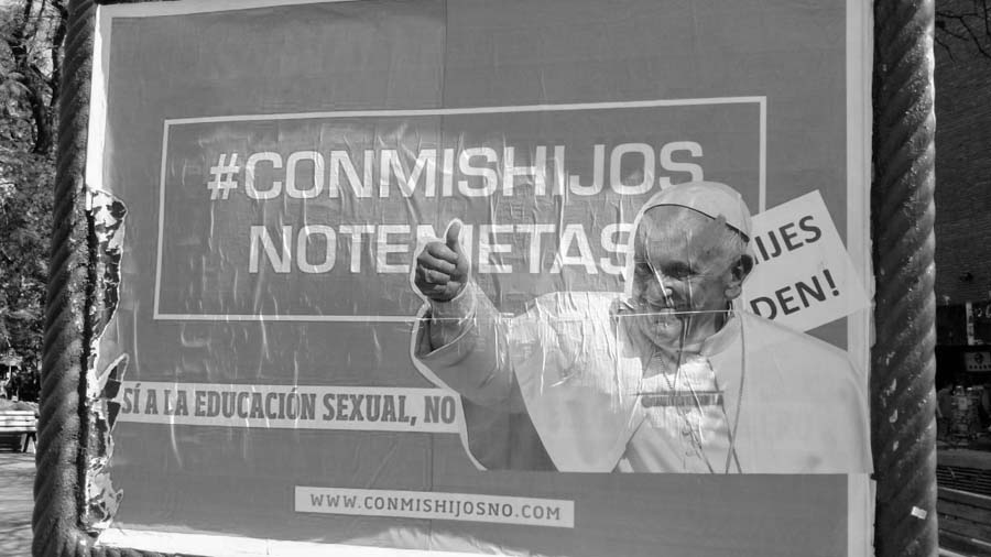Cordoba-via-publica-antiderechos-religioso-esi-educacion-sexual-niñez-cartel-03