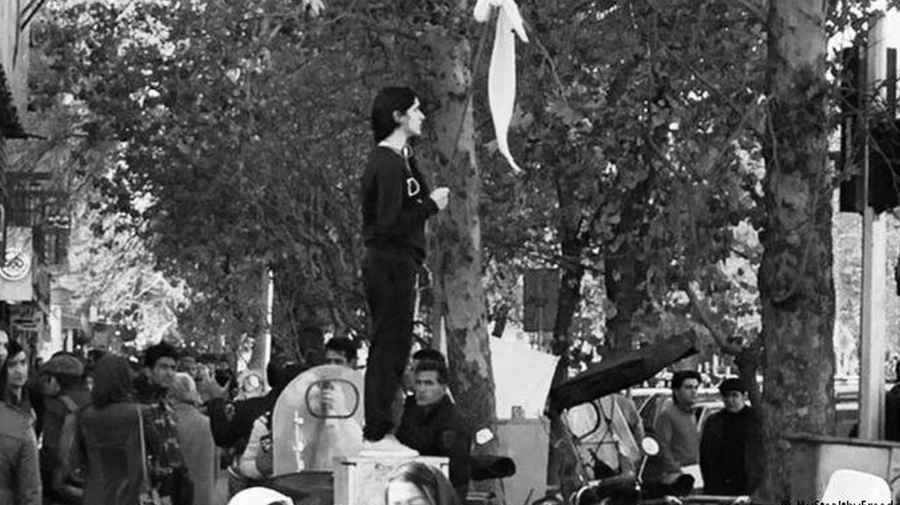 Iran feminista Vida Mohaved la-tinta