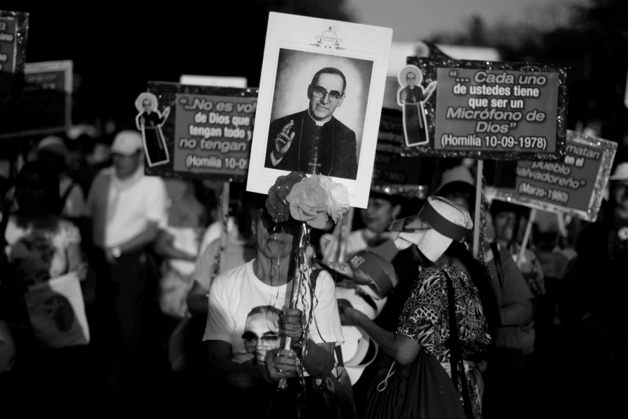 El Salvador Monseñor Romero procesion la-tinta