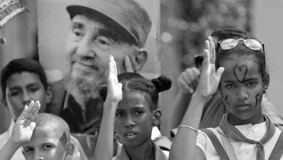 Cuba Fidel Castro niños cubanos la-tinta