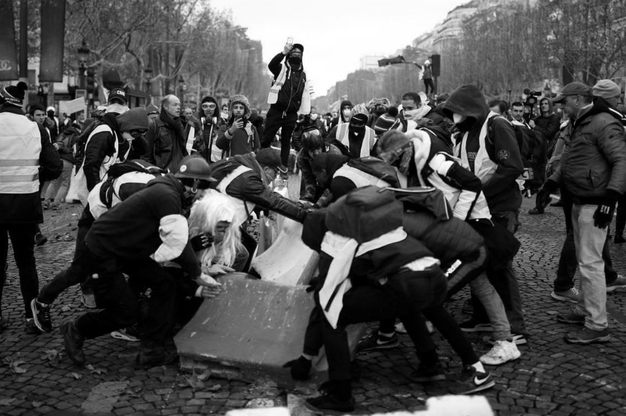 Francia represion contra protestas la-tinta