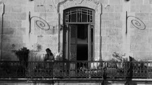 Cuba mujer Habana Vieja la-tinta