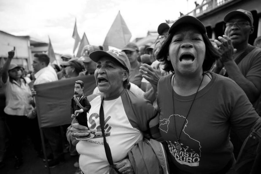 Venezuela mujeres chavistas la-tinta
