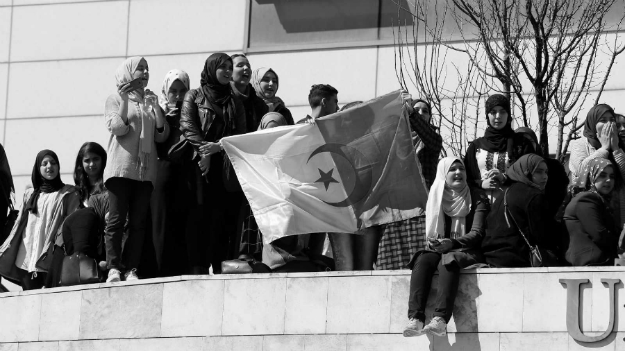 Argelia manifestacion contra presidente la-tinta
