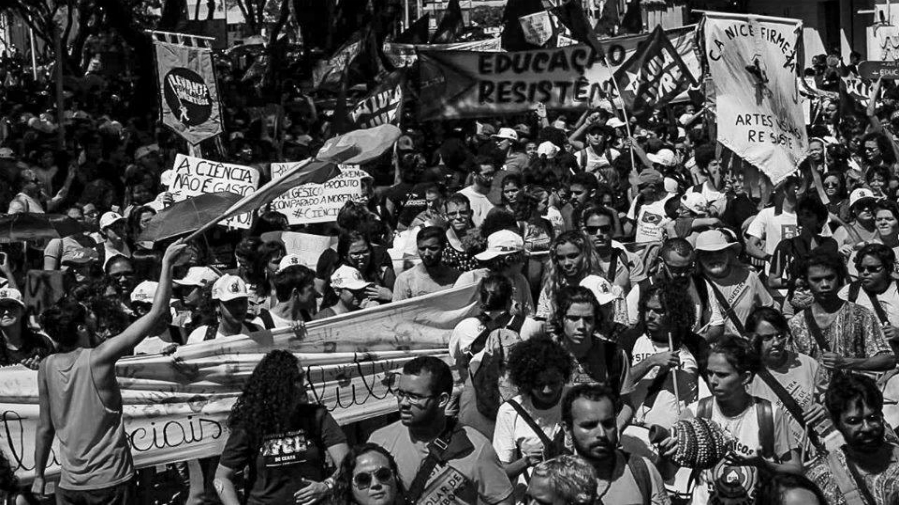 La defensa de la educación pública cataliza la insatisfacción general con Bolsonaro