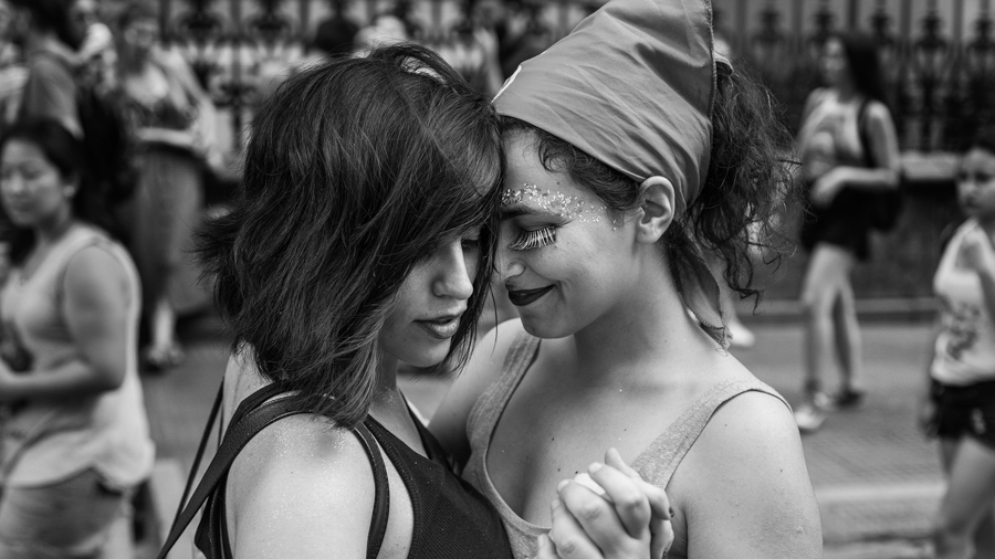 Lesbianas-tortas-beso-pareja-amor-colectivo-manifiesto-02