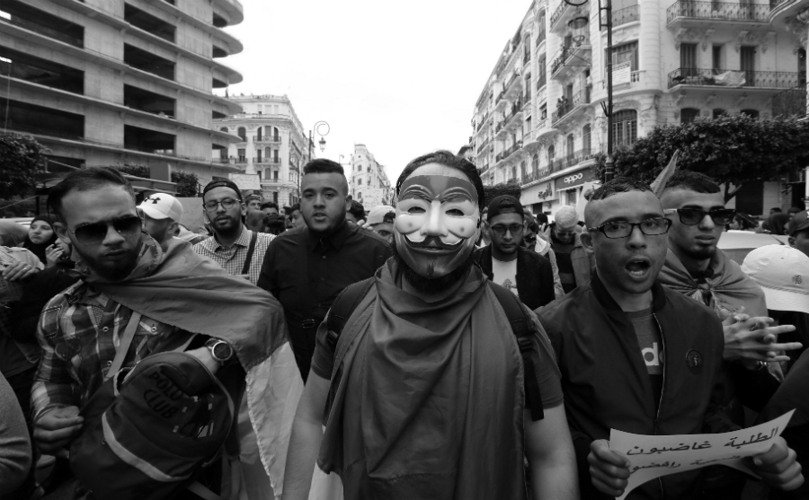 Argelia manifestantes en las calles laa-tinta