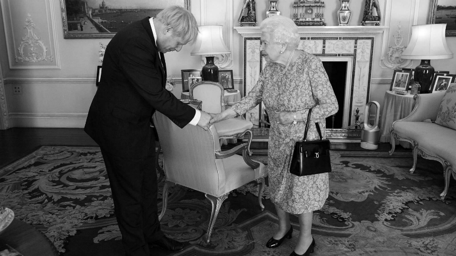 Reino Unido Boris Johnson Reina Isabel la-tinta