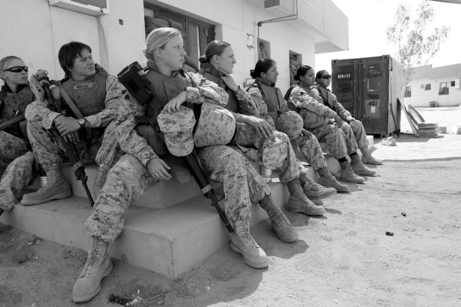 Estados Unidos mujeres en las Fuerzas Armadas la-tinta