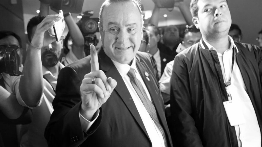 Guatemala Alejandro Giammattei presidente electo la-tinta