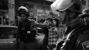 Israel ejercito arresta a niño palestino la-tinta