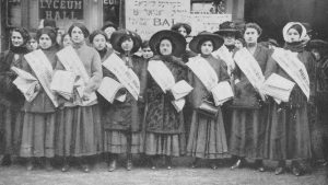 Huelga-mujeres-Estados-Unidos-trabajadoras-protesta-02