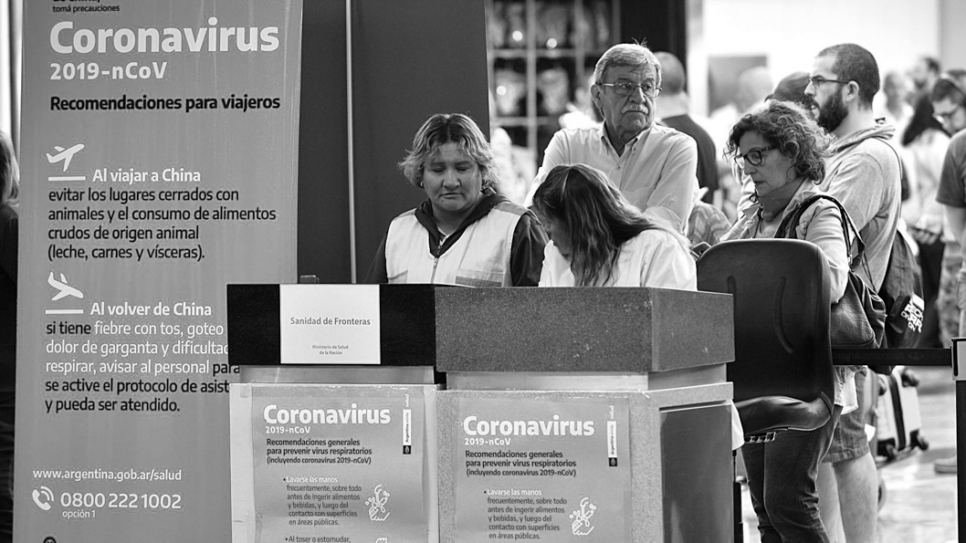 coronavirus-shows-barbijo-aeropuerto-Gustavo-Gavotti