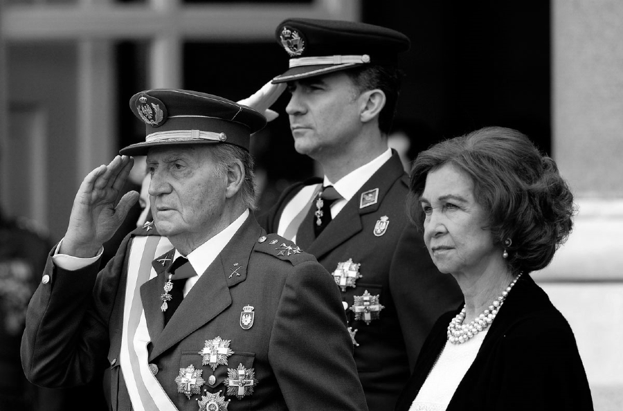 España rey Juan Carlos militar la-tinta