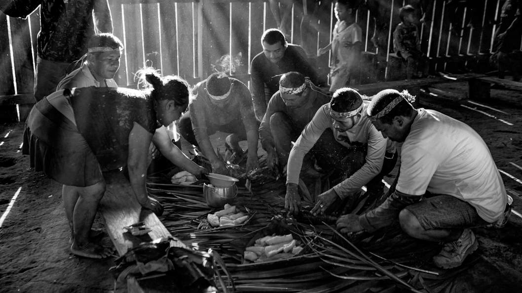 almoco-aldeia-massape-vale-do-javari-indígenas-evangelicos-amazonia