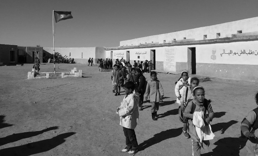 Sahara Occidental niños escuela campamentos de refugiados la-tinta