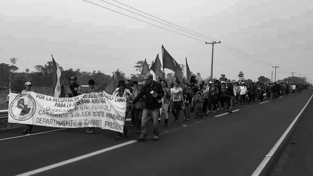 Paraguay-Manifestación-soja-tierra-campo-campesinos