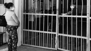 Denuncian contagios de COVID y hacinamiento en cárceles cordobesas