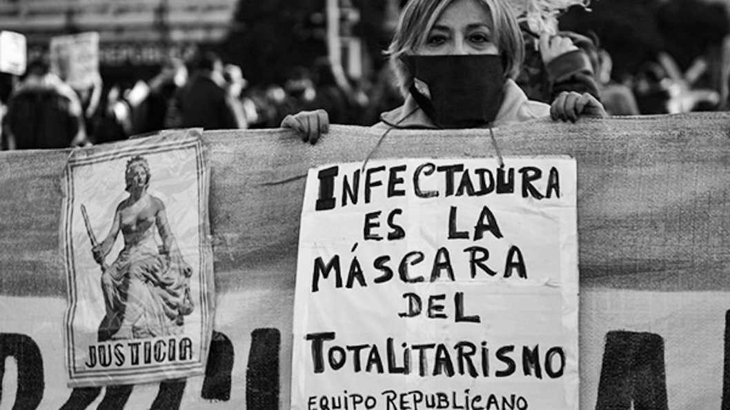 covid-pandemia-antiderechos-totalitarismo-movilización-cuarentena