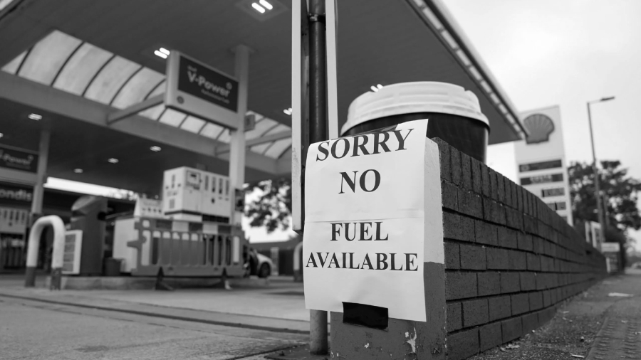 Reino Unido escasez combustible la-tinta