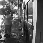 Fotogalería: continúa la crisis sanitaria en Alberdi y Villa Páez por el desborde cloacal