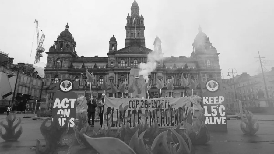 COP26 protesta la-tinta