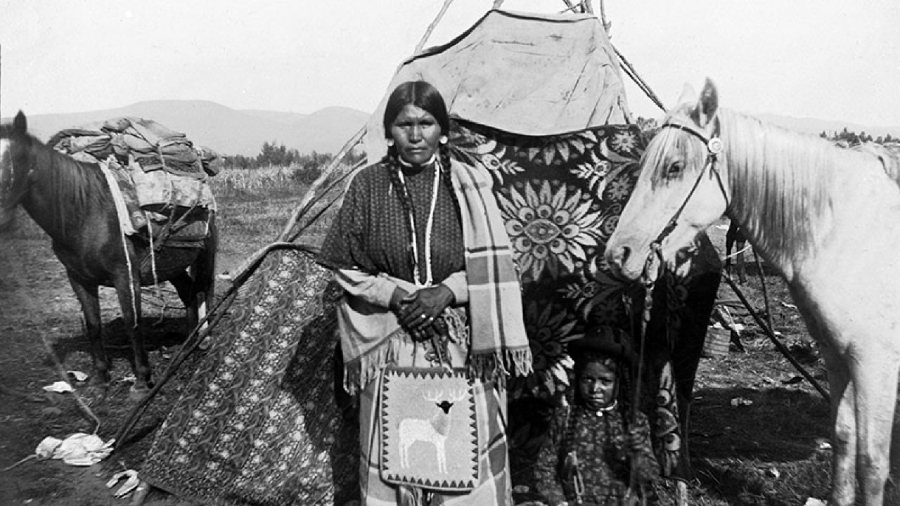 Estados Unidos mujer indigena oeste la-tinta