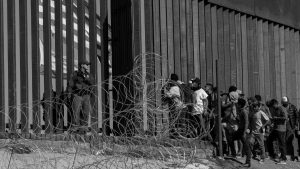 Estados Unidos frontera migrantes valla la-tinta
