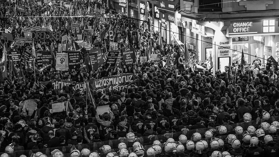 marcha-8M-Estambul-Turquia-mujeres-feminismo