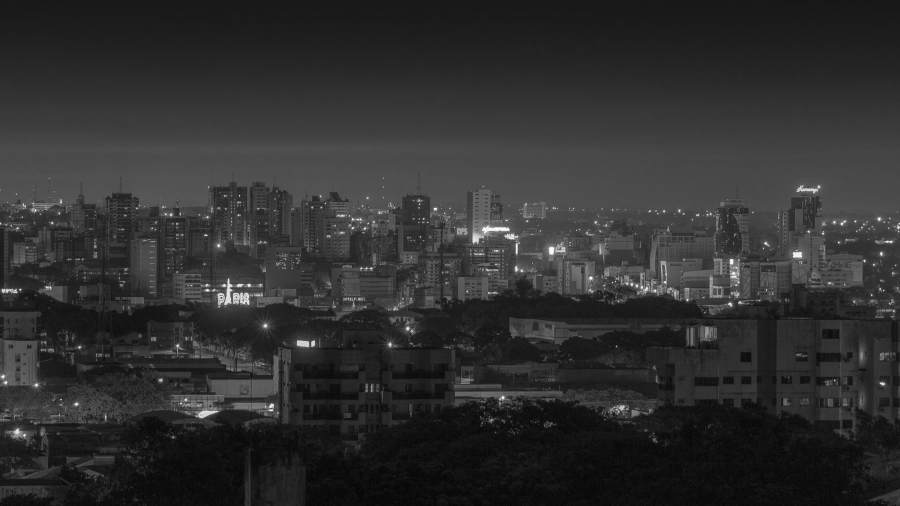 Paraguay ciudad noche la-tinta