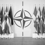 La OTAN con un ojo en Moscú y la mirada en Beijing