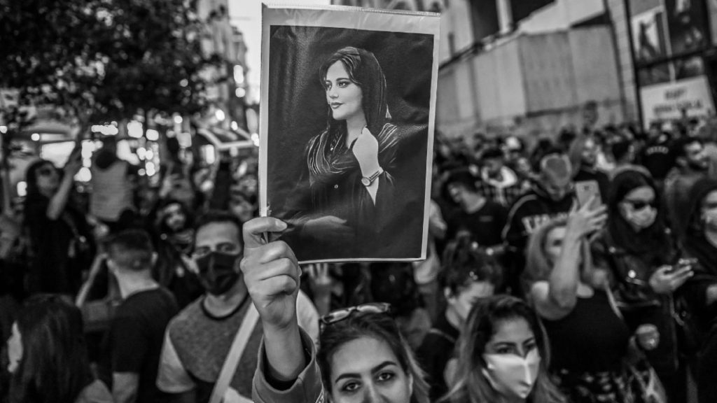Iran Mahsa Amini protestas mujeres la-tinta