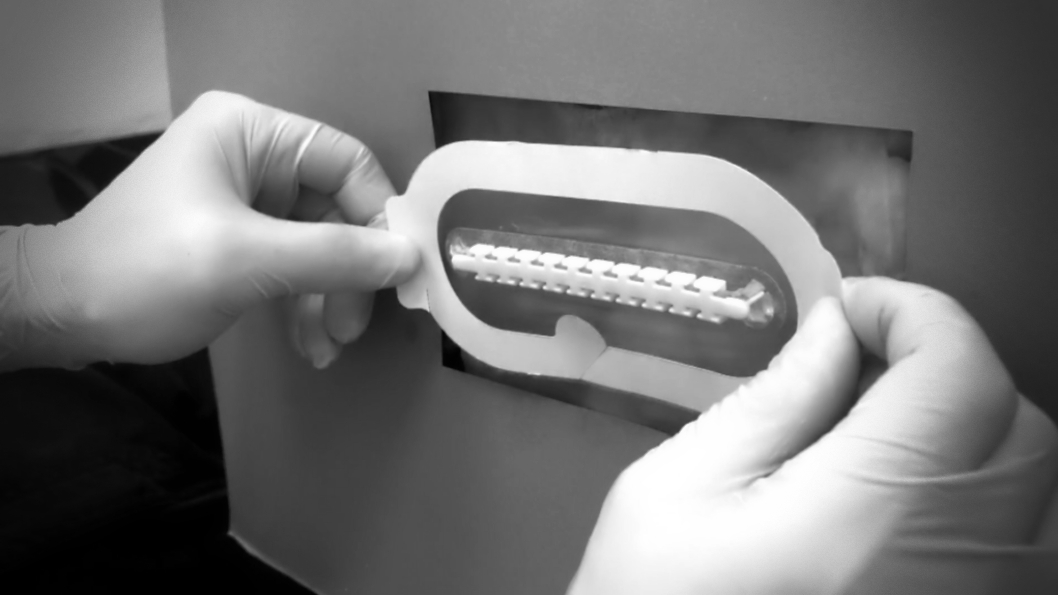 Cómo funciona el premiado invento argentino para cerrar heridas sin sutura