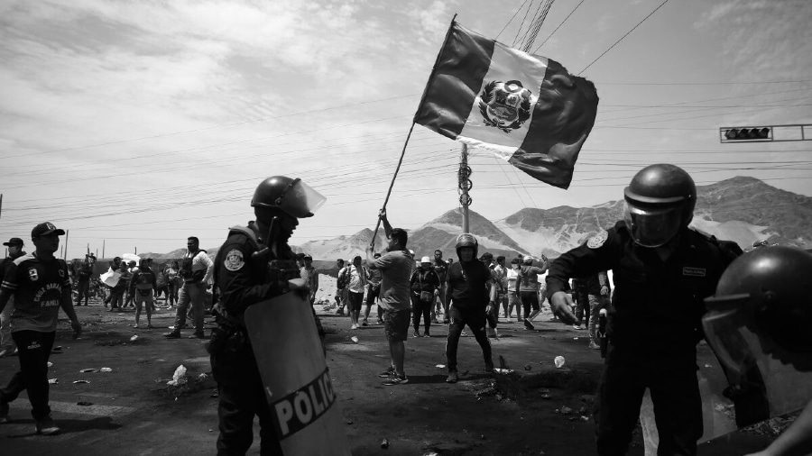 Perú: el pueblo demanda democracia y el gobierno responde con balas