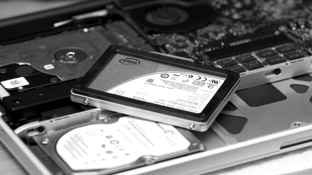 Potencia y velocidad: Descubre cuál es el componente clave para mejorar tu PC, ¿Disco SSD o memoria RAM?