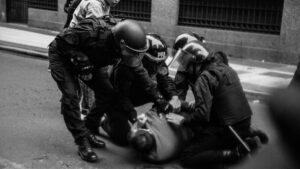 ley-bases-represion-policial-detenidos