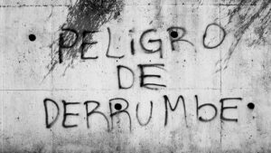 grafiti-peligro-derrumbe